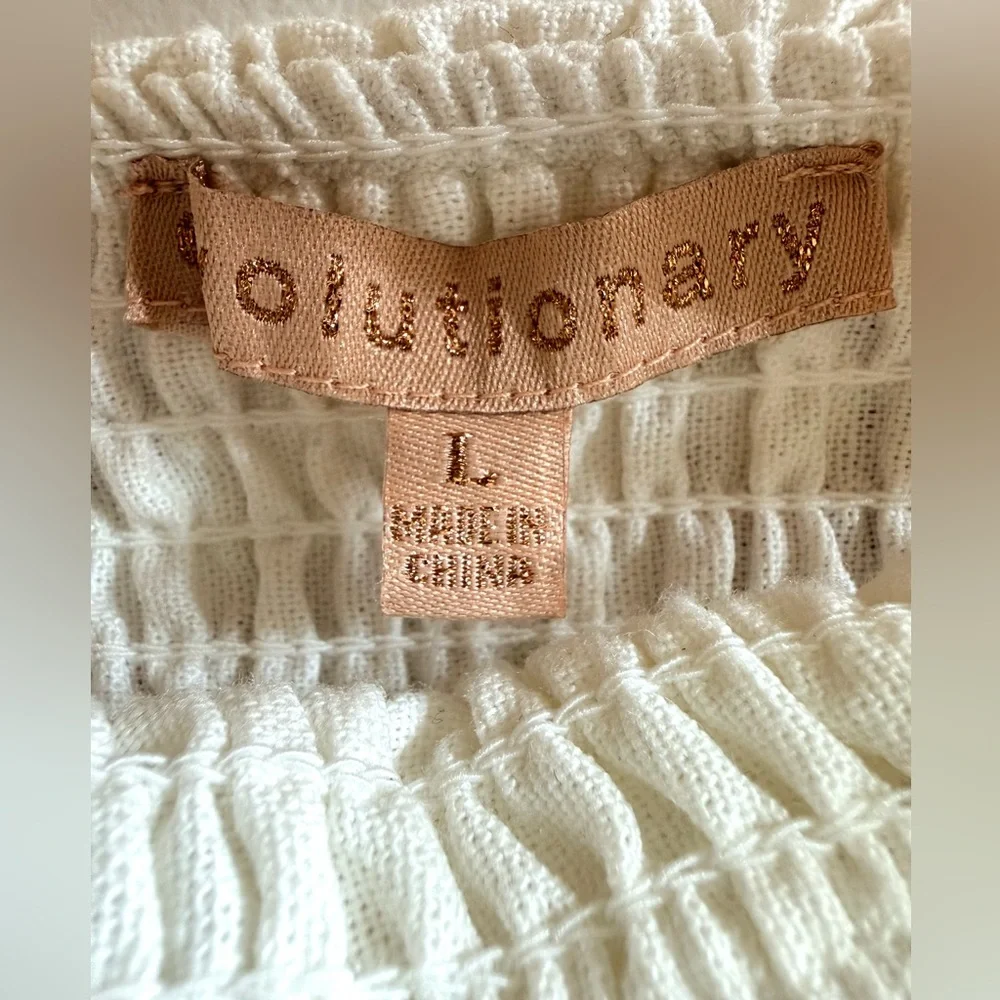 🍒 Evolutionary Cherry & Bow Smocked Crop Top Red and White Size L NWT - Picture 4 of 10